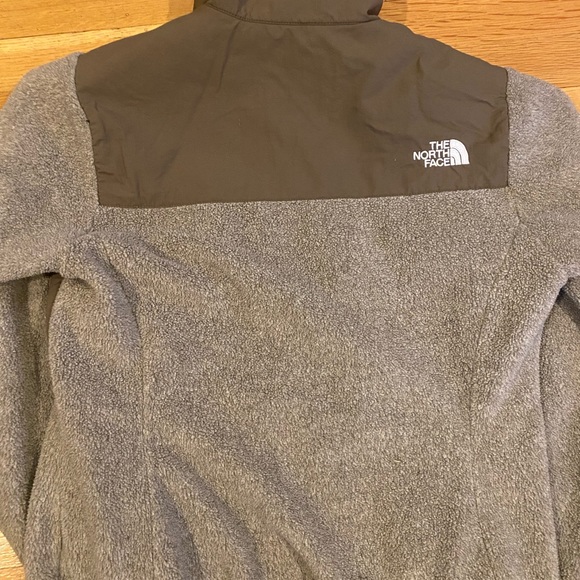 The North Face- Jacket - Picture 2 of 3